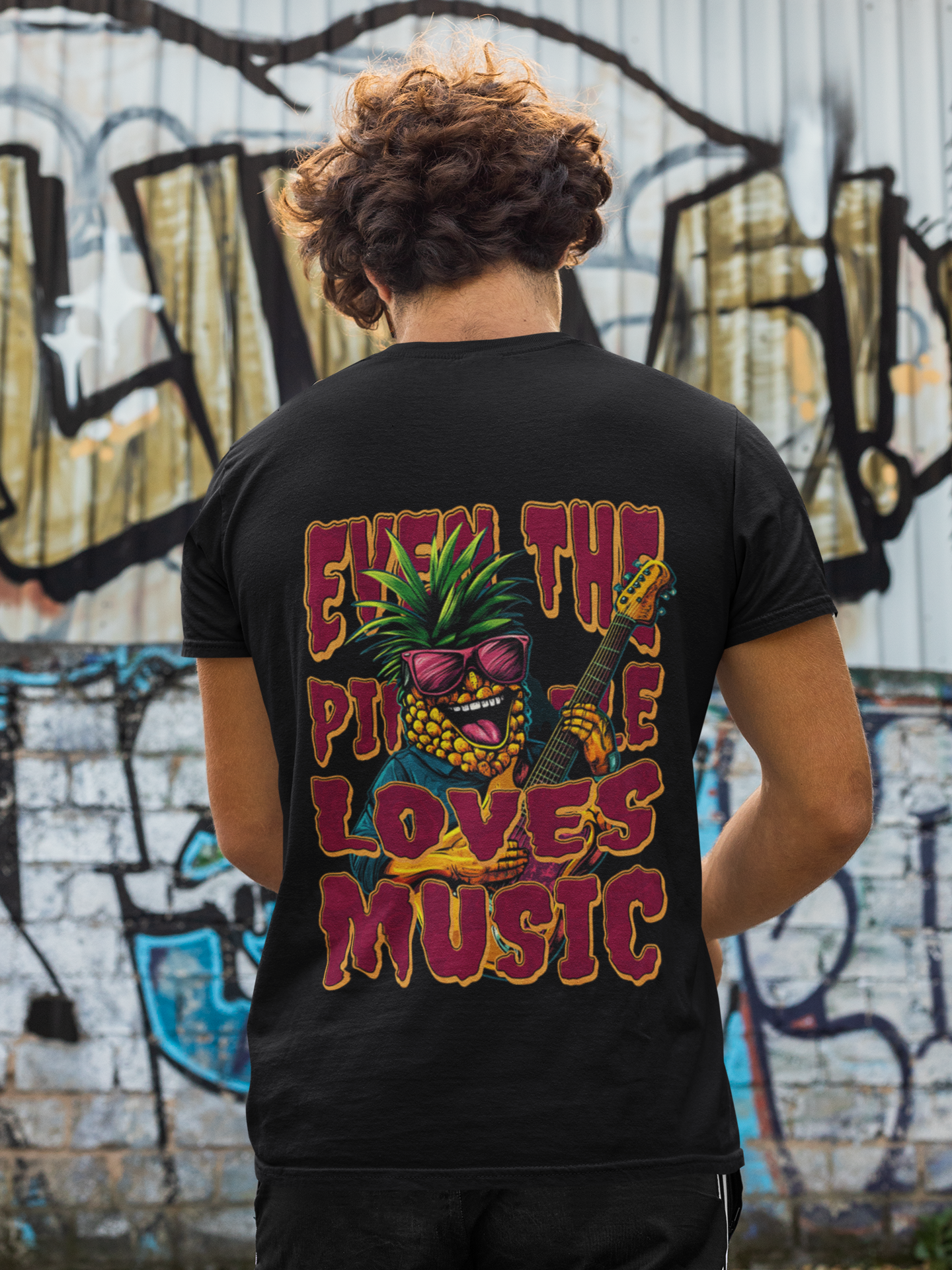 Even the Pineapple loves Music Backprint_Basic Shirt Unisex