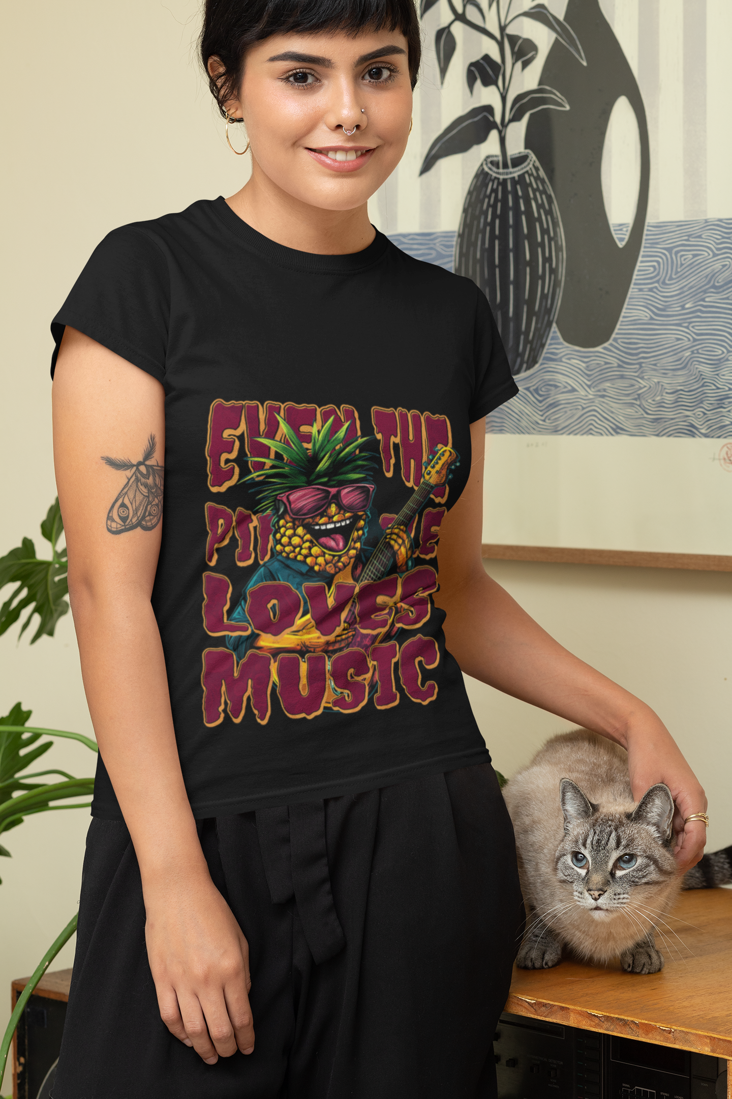 Damen T-Shirt Even the Pineapple loves Music