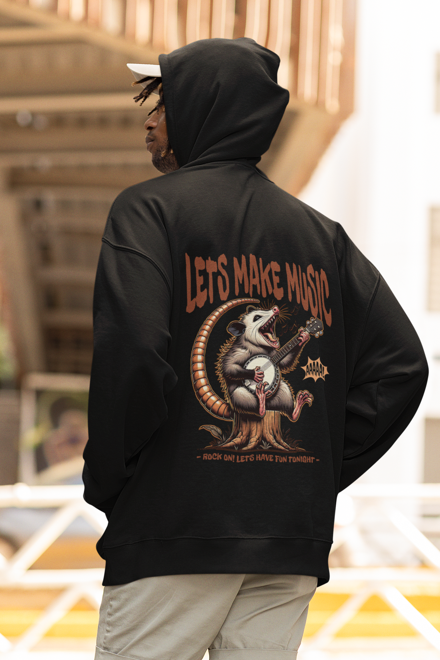 Hoodie Opossum spielt Banjo Backprint