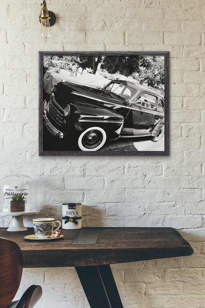 Fotografie_schwarz-weiß Oldtimerauto auf Leinwand gedruckt